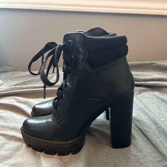 Platform Laceup heeled boots - Picture 2 of 5